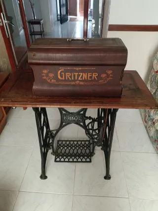 Antigua Máquina de Coser Gritzner