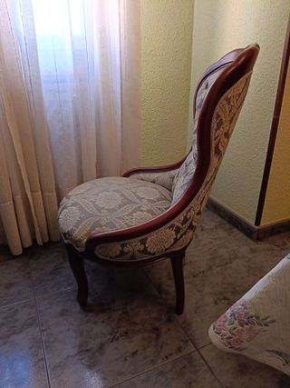 Sillón antiguo tapizado