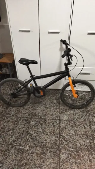 Bicicleta BMX Negra