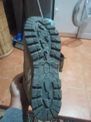 Botas de montaña Paredes número 44 precio algo neg