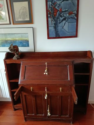 Antiguo bureau de caoba maciza
