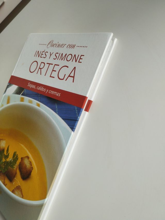 Cocinar con Inés y Simone Ortega
