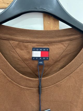 T-shirt Tommy Jeans marrone taglia 4XL