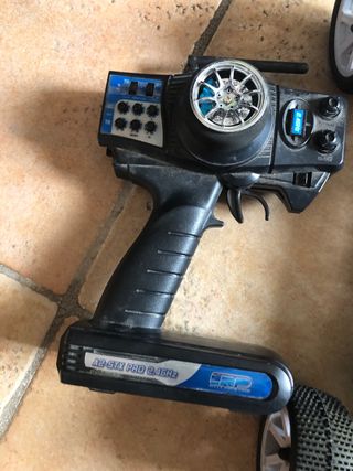 Coche RC con mando 2.4GHz