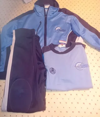 Uniforme Colegio Nazaret
Talla 8