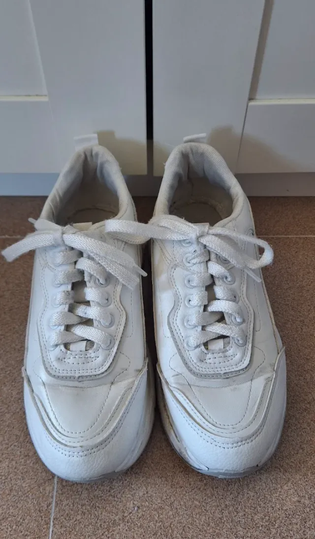 Zapatillas deportivas blancas