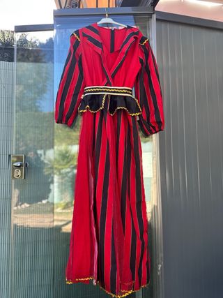 Disfraz doncella/criada mujer.