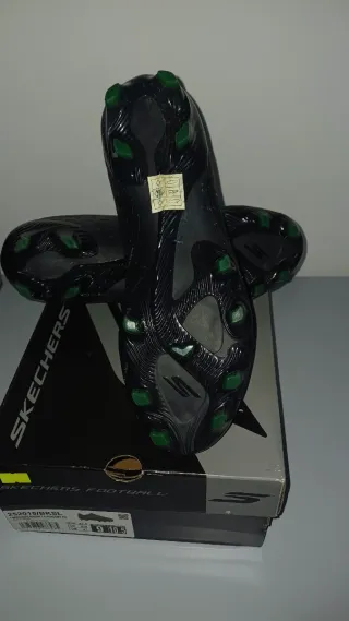 Botas de fútbol negras 