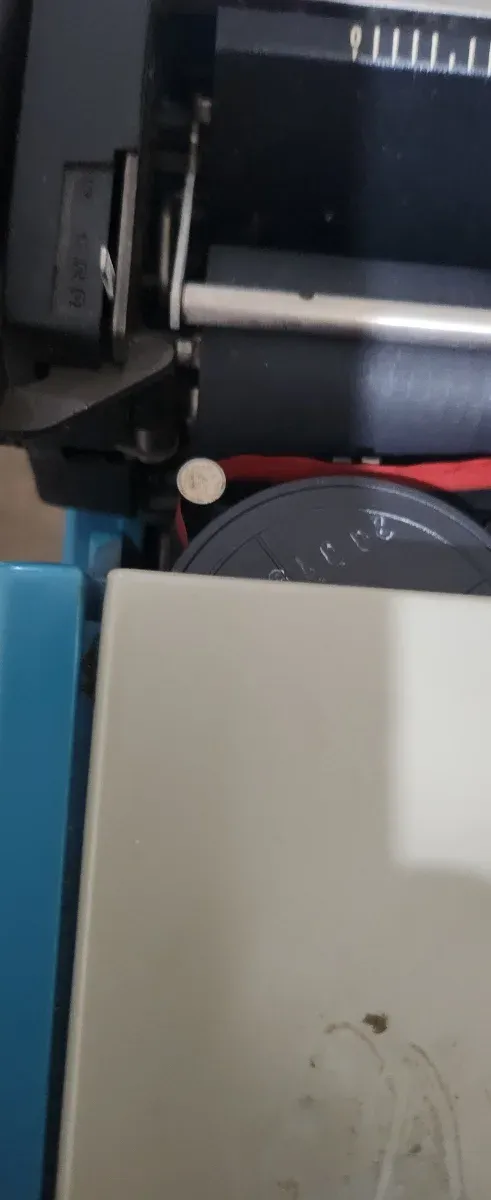 Máquina de escribir Olivetti azul