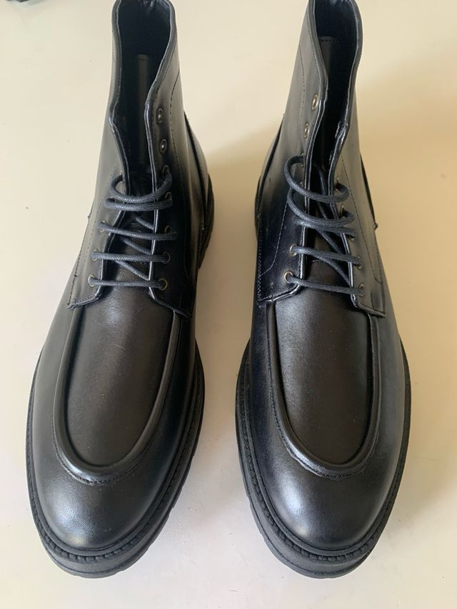 Anfibio uomo vera pelle nero