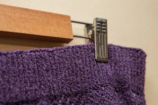 Falda midi H&M morada punto