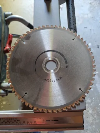 Bosch GTS 10 XC Sierra de Mesa 2100W