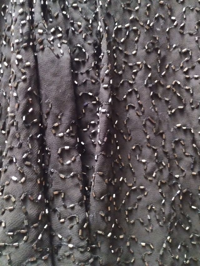 Vestido de fiesta negro con pedrería