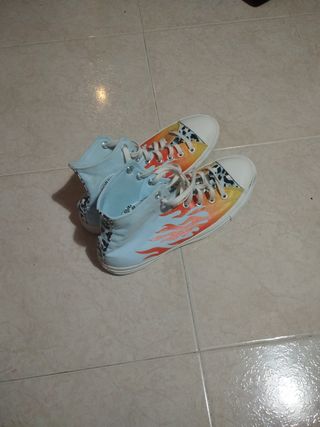 Converse Talla 42,5Estampado Llamas.