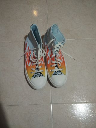 Converse Talla 42,5Estampado Llamas.