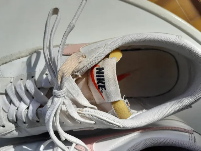 Zapatillas Nike Blancas y Rosas