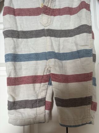 Mono, buzo o pelele de GAP, de rayas. 0-3 meses.