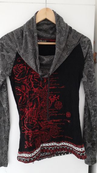 Jersey informal negro y gris