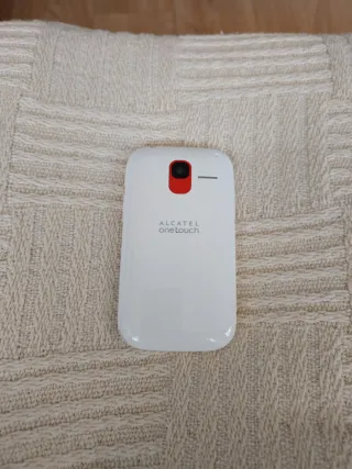 Telefono cellulare Alcatel OneTouch in bianco e nero