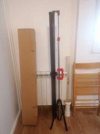 Pantalla de proyección trípode