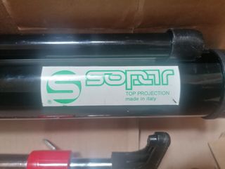 Pantalla de proyección trípode