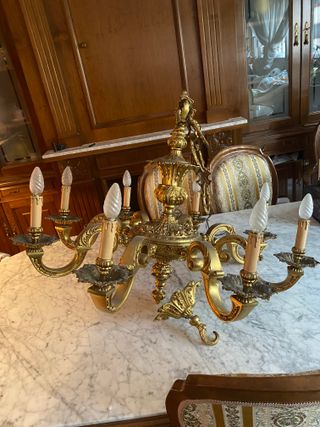 Lámpara araña bronce antigua 8 brazos