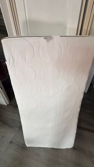 Cuna blanca con colchón