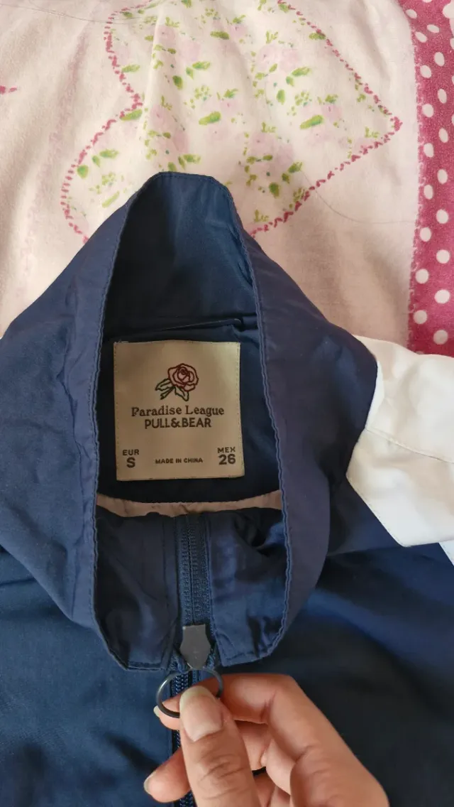 Chaqueta cremallera azul y rosa