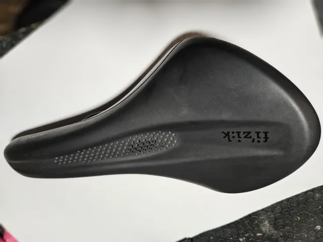 Sillín bici Fi'zi:k negro