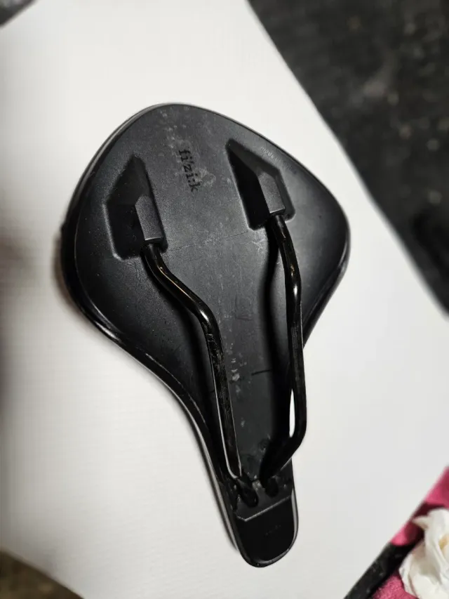 Sillín bici Fi'zi:k negro