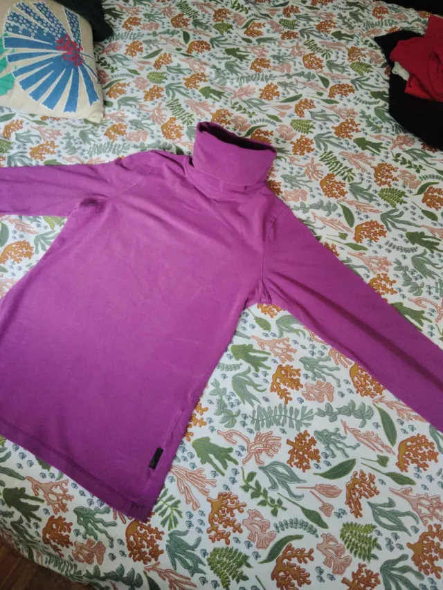 Only Top Cuello Alto Morado