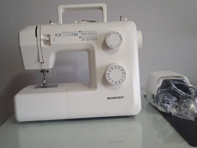 Máquina de coser SilverCrest NUEVA 