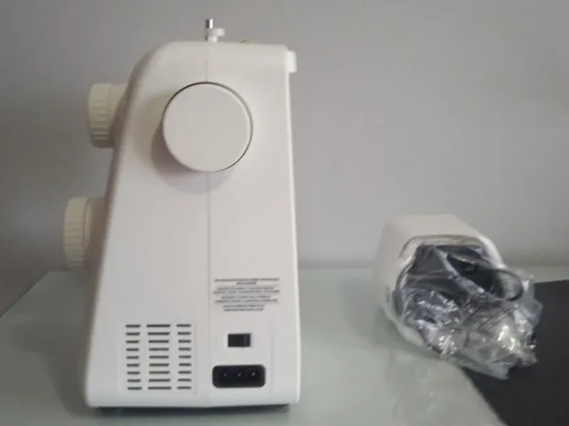 Máquina de coser SilverCrest NUEVA 