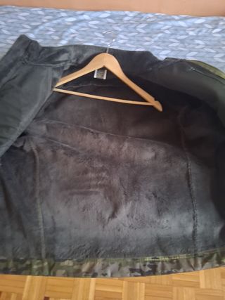 Chaqueta militar camuflaje forro polar