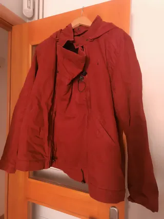 Abrigo premamá y porteo Momawo burdeos 