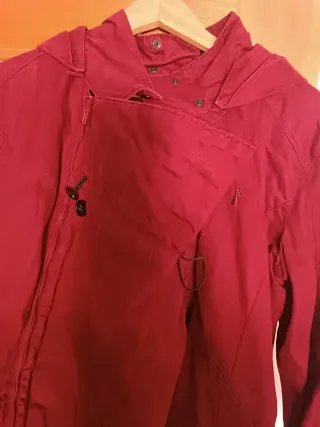 Abrigo premamá y porteo Momawo burdeos 