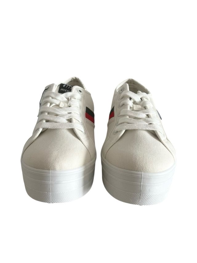 Talla 40. Zapatillas de lona y plataforma MUSTANG