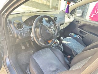 Ford Fiesta 2004