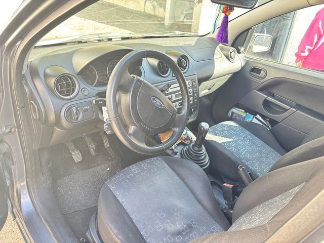 Ford Fiesta 2004