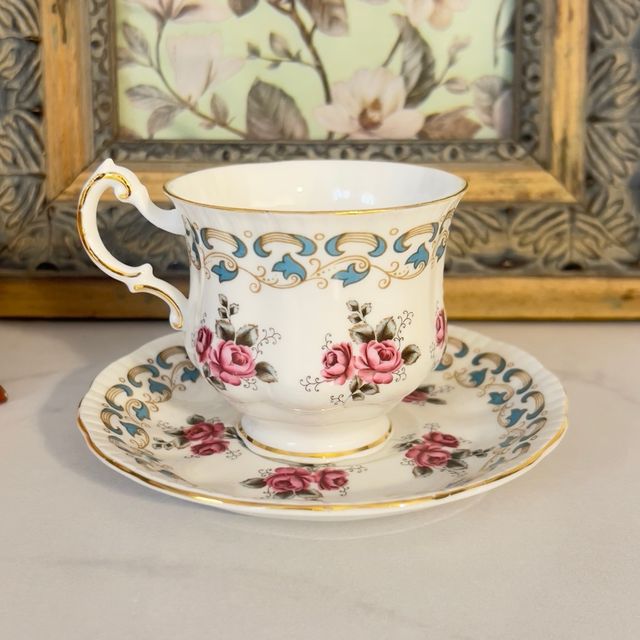 Taza y plato porcelana inglesa Royal Adderley
