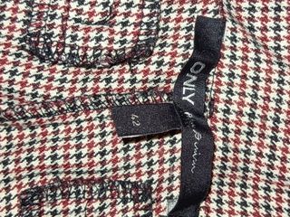 Pantalón de pinzas granate