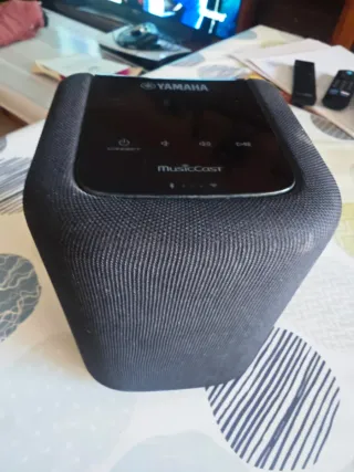 Altavoz Yamaha Negro