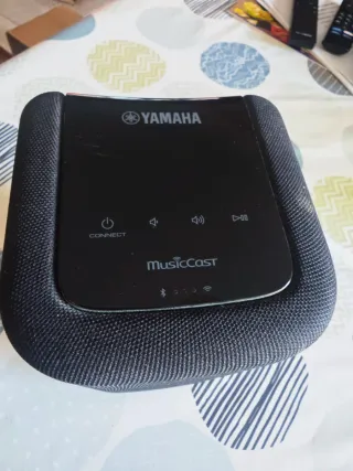 Altavoz Yamaha Negro