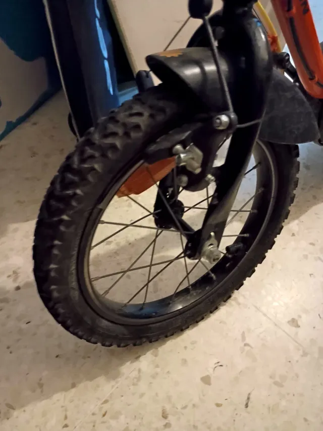 Bicicleta infantil naranja B'Twin