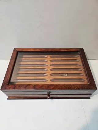 Expositor madera bolígrafos con cristal