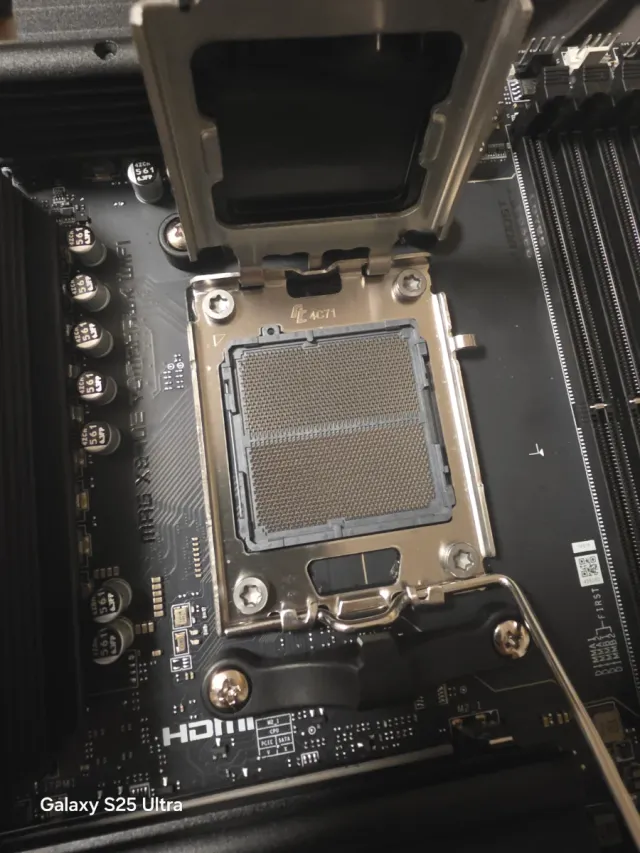 MSI MAG X870E Tomahawk Placa Base