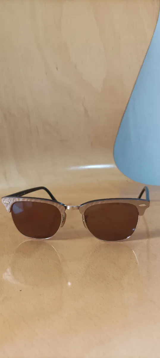 Montura de gafas sin cristales