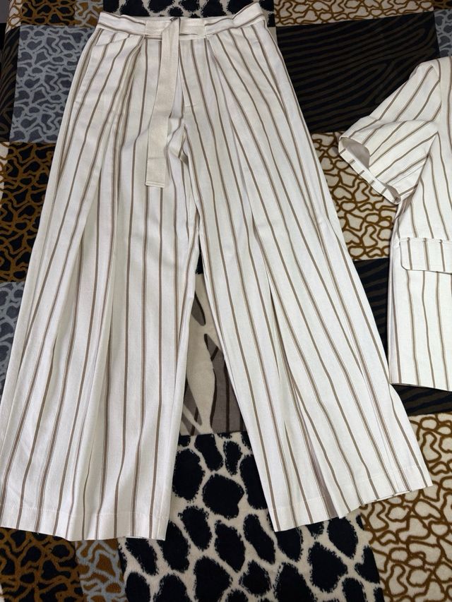 Conjunto pantalón pinzas y blazer rayas