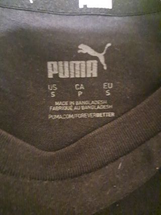 Camiseta Puma Negra Logo Rojo y Azul