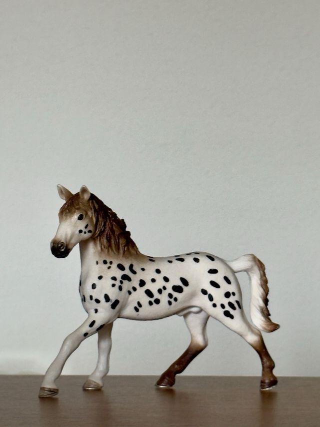 Lote de 11 figuras de caballos